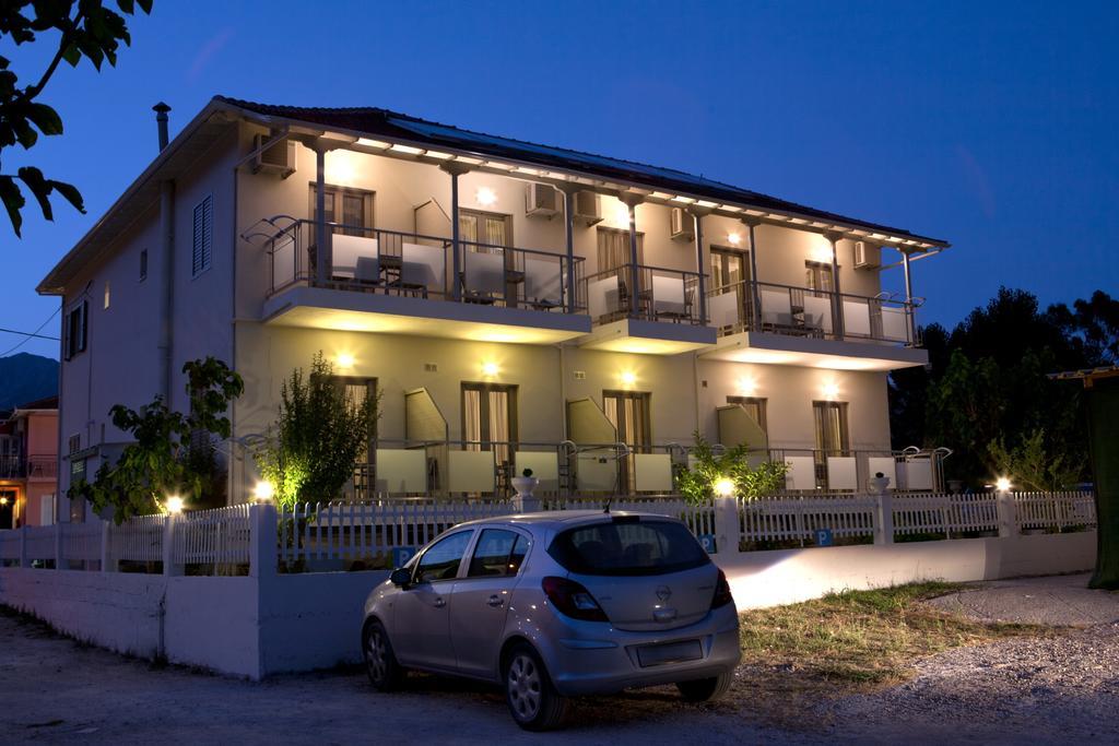 Savinos Rooms Vasiliki  Bagian luar foto