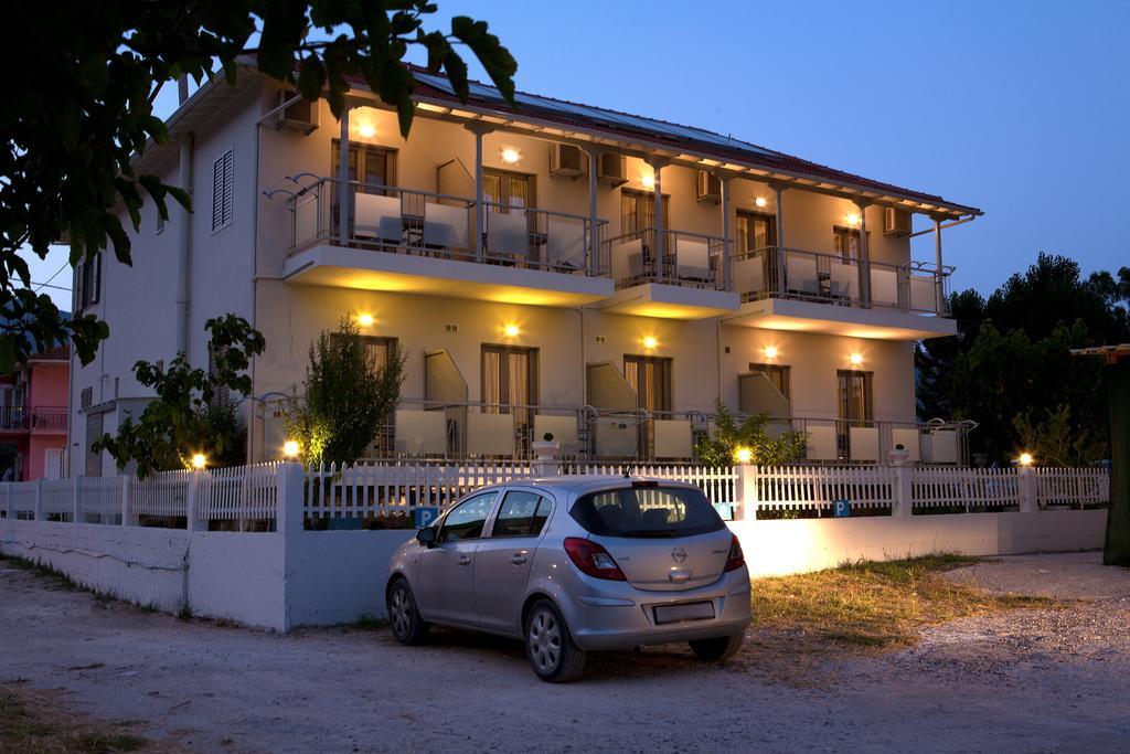 Savinos Rooms Vasiliki  Bagian luar foto