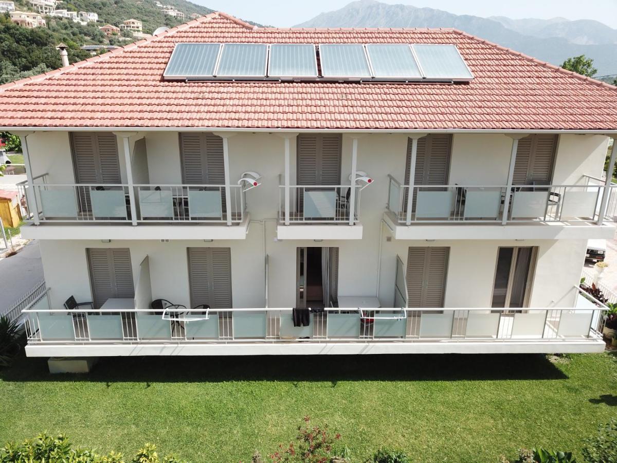 Savinos Rooms Vasiliki  Bagian luar foto